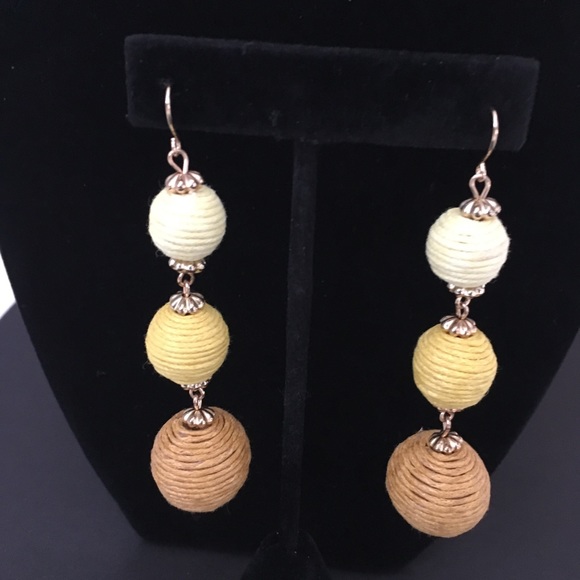 ๐ Shades of Yellow Bauble Earrings - Picture 1 of 2